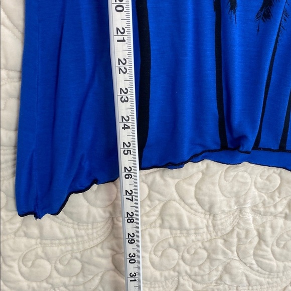 Vanilla Sugar Asymmetrical Blue Tank Top Sz Medium - Picture 8 of 8